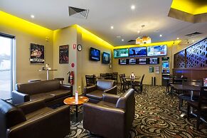 Nightcap at Gateway Hotel