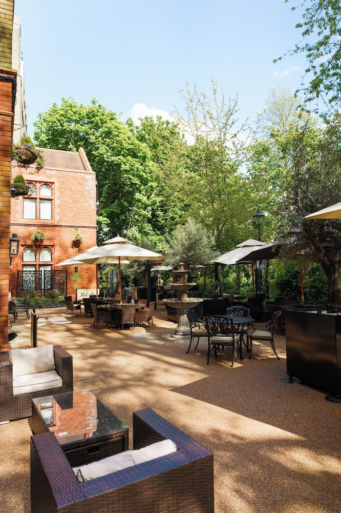 St Paul's Hotel