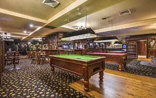 Nightcap at Monash Hotel