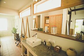 iRoHa Garden Hotel & Resort