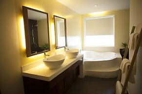iRoHa Garden Hotel & Resort