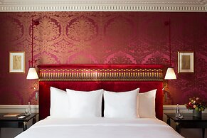 La Reserve Paris Hotel and Spa