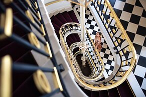 La Reserve Paris Hotel and Spa