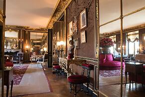 La Reserve Paris Hotel and Spa