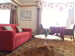 Granite Town Hotel