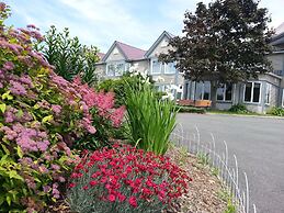 Granite Town Hotel