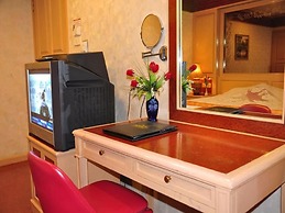 Parkway Inn