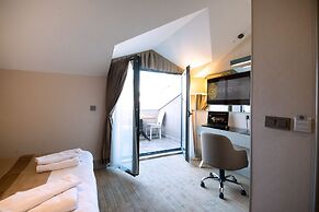 GK Regency Suites