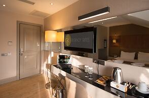 GK Regency Suites