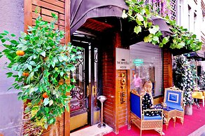 The Beyoglu House
