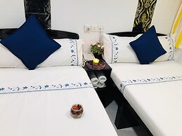 Australia Lounge
