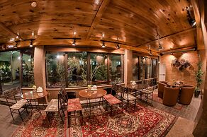 Uyut Hotel