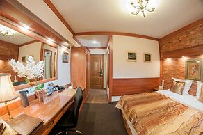Uyut Hotel