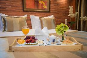 Uyut Hotel