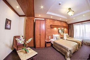 Uyut Hotel