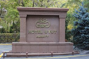Uyut Hotel
