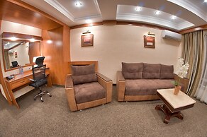 Uyut Hotel