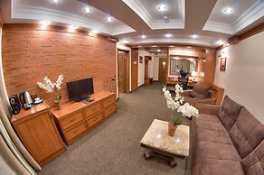 Uyut Hotel