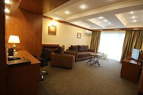 Uyut Hotel