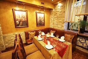 Uyut Hotel