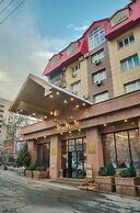 Uyut Hotel