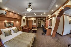 Uyut Hotel