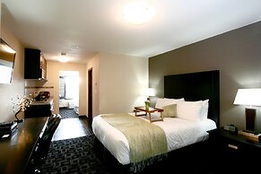 Foxwood Inn & Suites