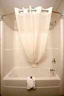 Foxwood Inn & Suites