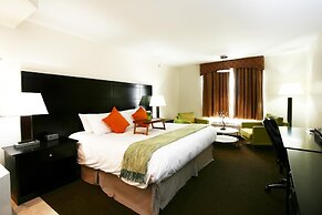 Foxwood Inn & Suites