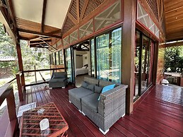 Kenaki Lodge