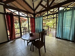 Kenaki Lodge