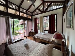 Kenaki Lodge