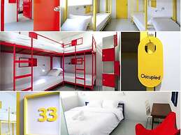 Jellybean Ezy Hostel Sathorn
