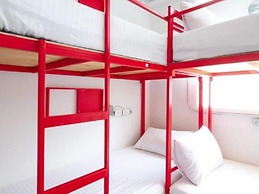 Jellybean Ezy Hostel Sathorn