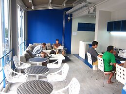Jellybean Ezy Hostel Sathorn