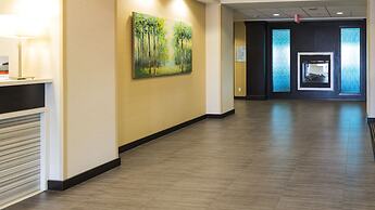Holiday Inn Express & Suites Thunder Bay by IHG