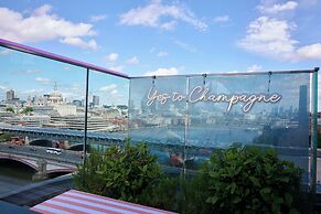 Sea Containers London