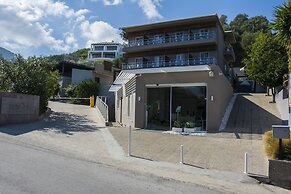 Ionian Eye Design Studios & Spa