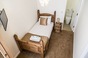 Resolution Hotel