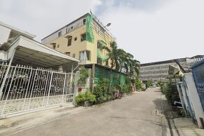 OYO 471 Sunshine Apartment