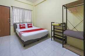 OYO 471 Sunshine Apartment