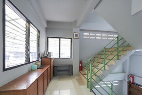 OYO 471 Sunshine Apartment