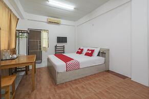 OYO 471 Sunshine Apartment