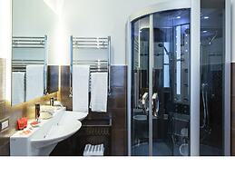 Lh Royal Suites