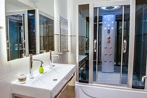 Lh Royal Suites