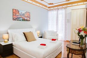 Lh Royal Suites