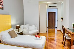 Lh Royal Suites