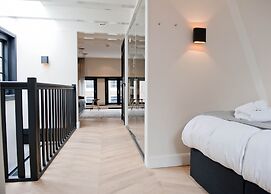 Hotel IX