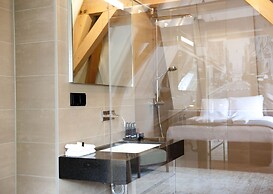 Hotel IX