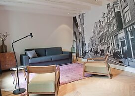 Hotel IX